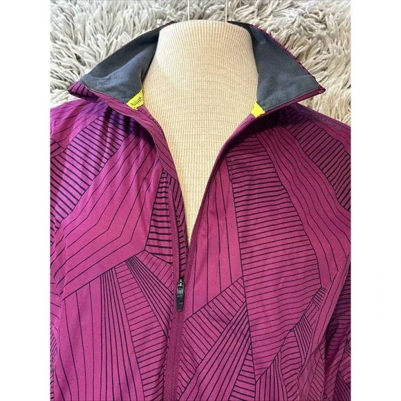 Brooks Run Happy Drift Shell Jacket Size Small Reflective Windbreaker‎ 220971 - Picture 3 of 12